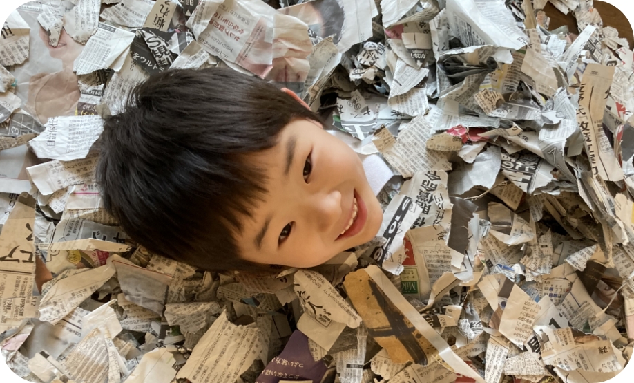 体を動かす新聞遊び